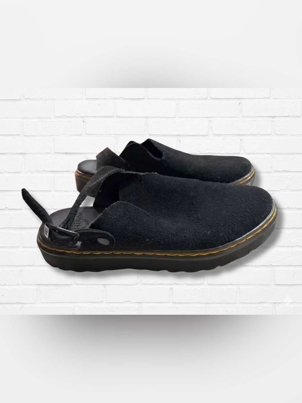 Dr. Martens Carlson Suede Mule Sandals - Black - Women’s size 9 - EUC